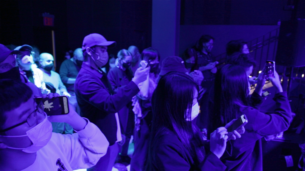 Audiences listening to their phones to hear which sound they're making